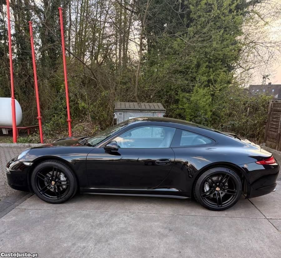 Porsche 911 Carrera 4 - 15 — photo 3
