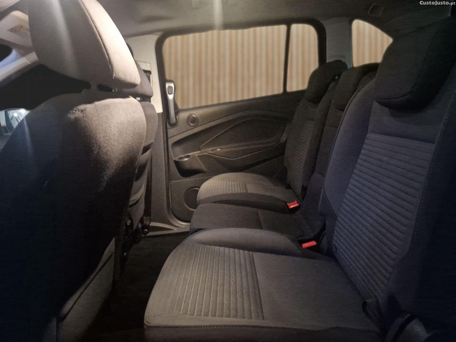 Ford Grand C-Max 1.5TDCI — fotografia 3