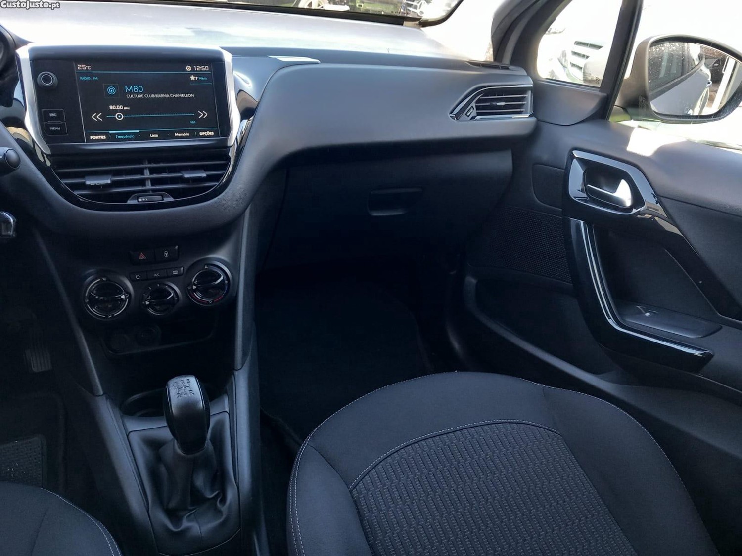 Peugeot 208 1.6 BlueHDi Active — fotografia 9
