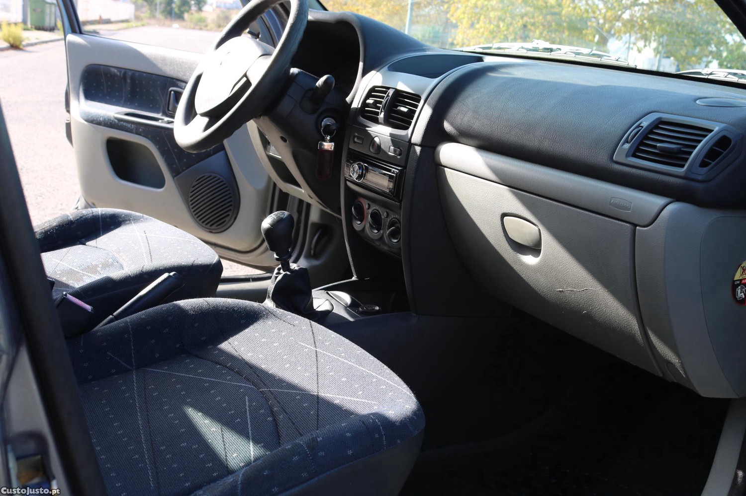 Renault Clio 1.5 dci — fotografia 3