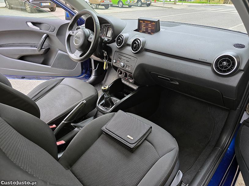 Audi A1 1.6 TDI Design — fotografia 4
