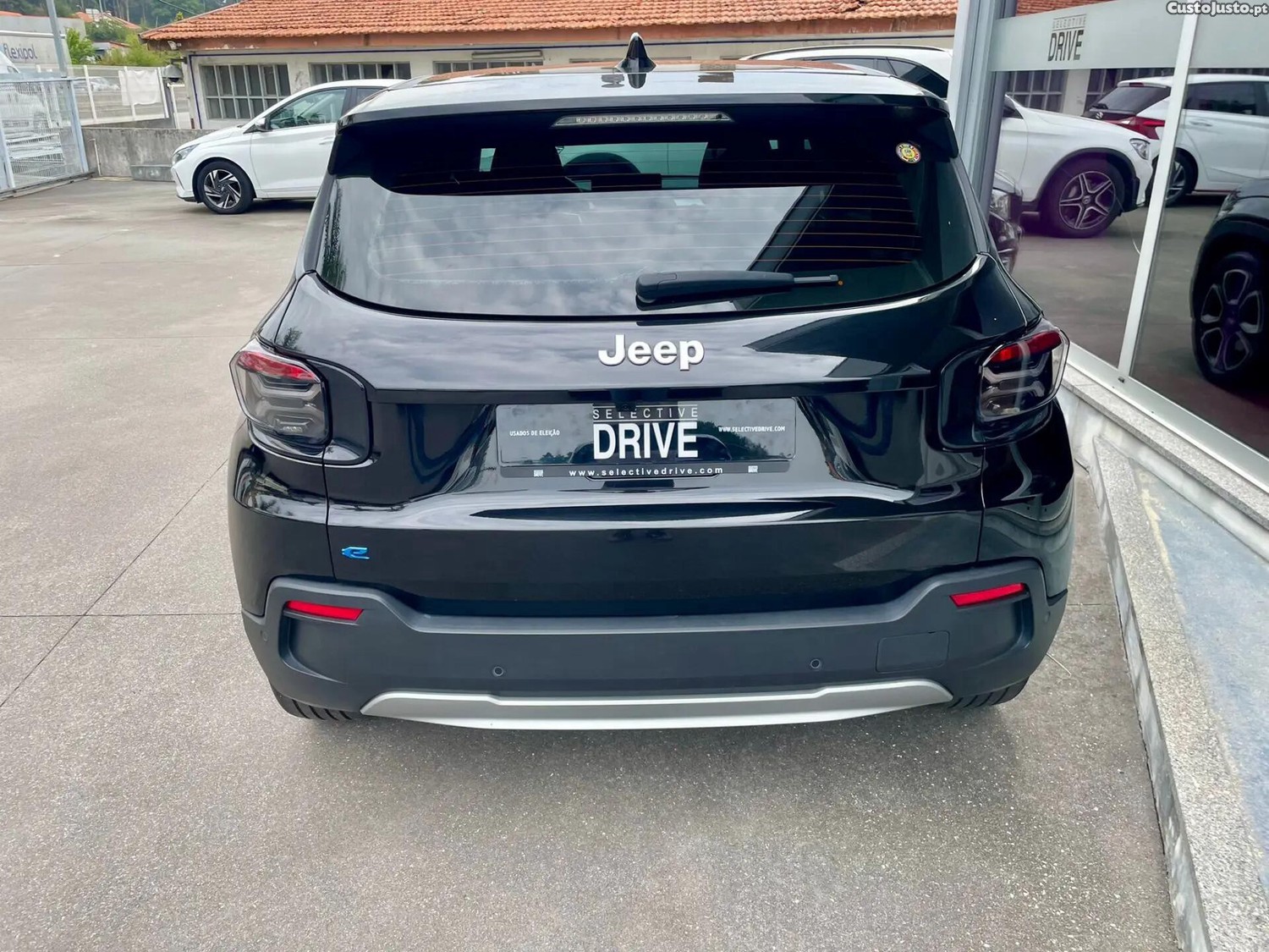 Jeep Avenger 54 kWh Summit — fotografia 9