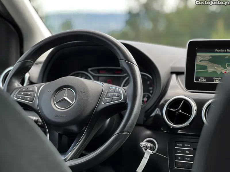 Mercedes-Benz B 180 d Fleet Pack — fotografia 9