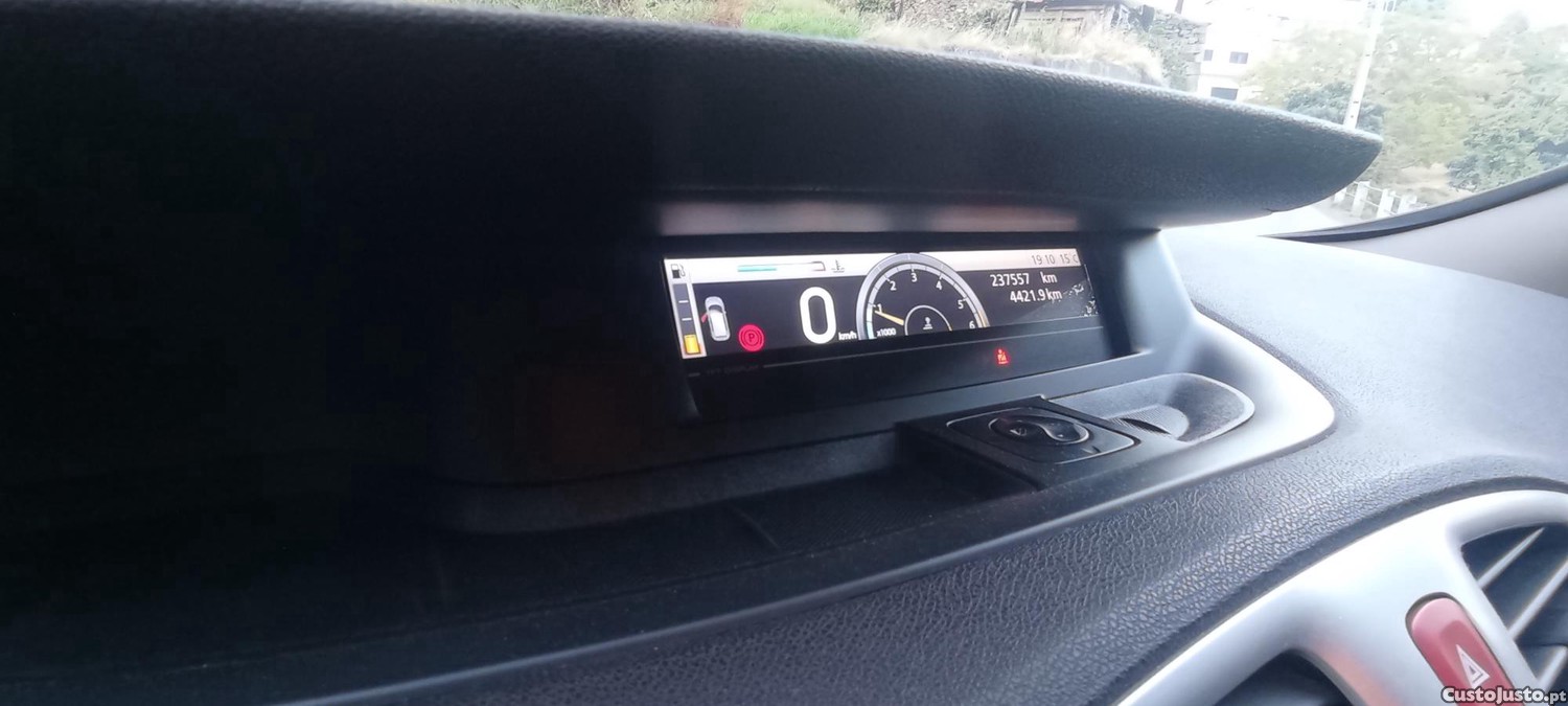 Renault Scénic Luxe — photo 3