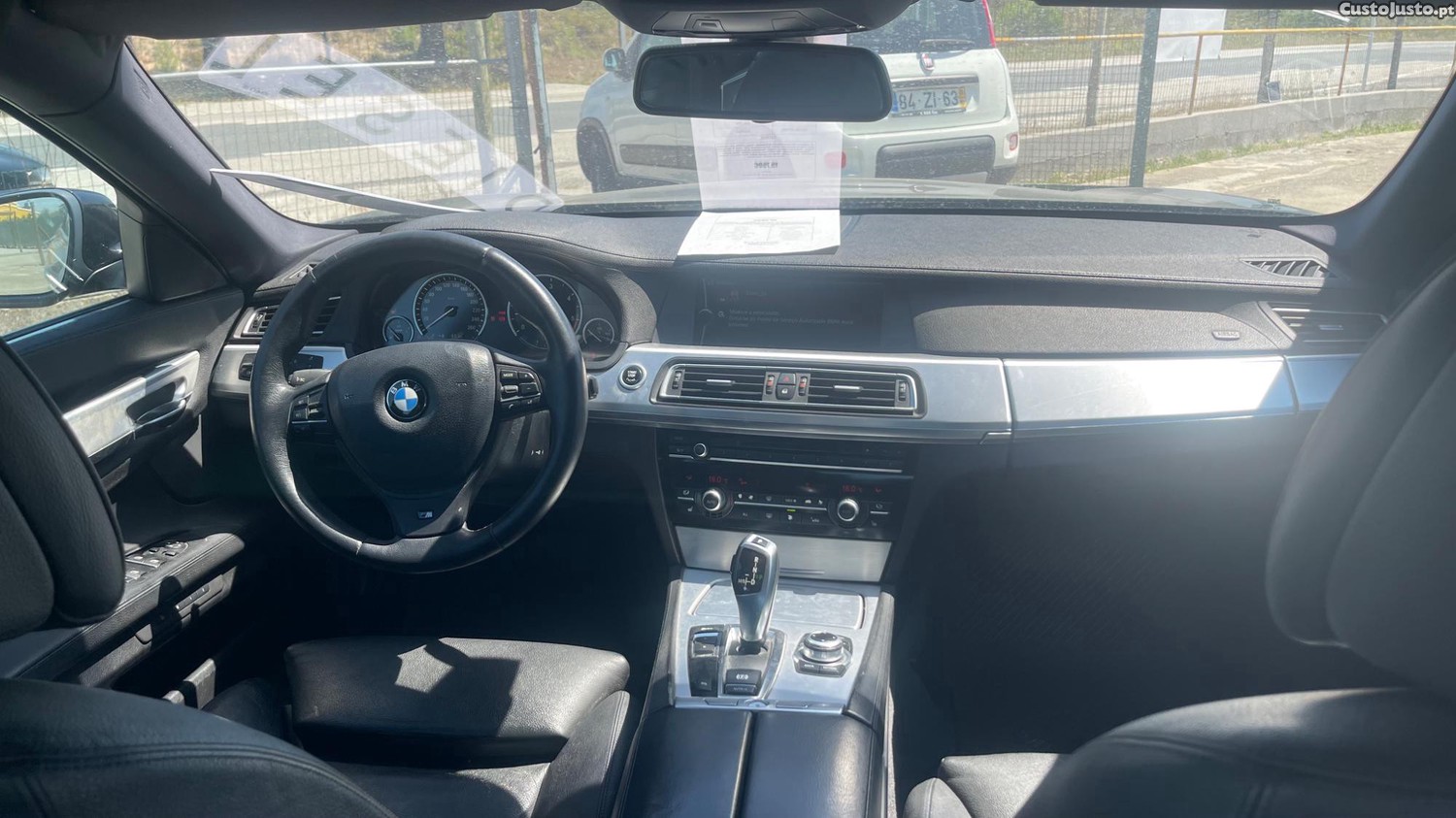 BMW 740 Pack M — fotografia 2