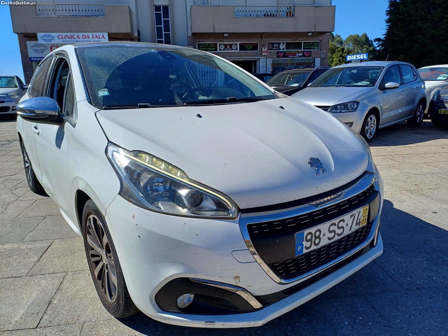 Peugeot 208 1.2i Nacional  poucos kms — photo 3