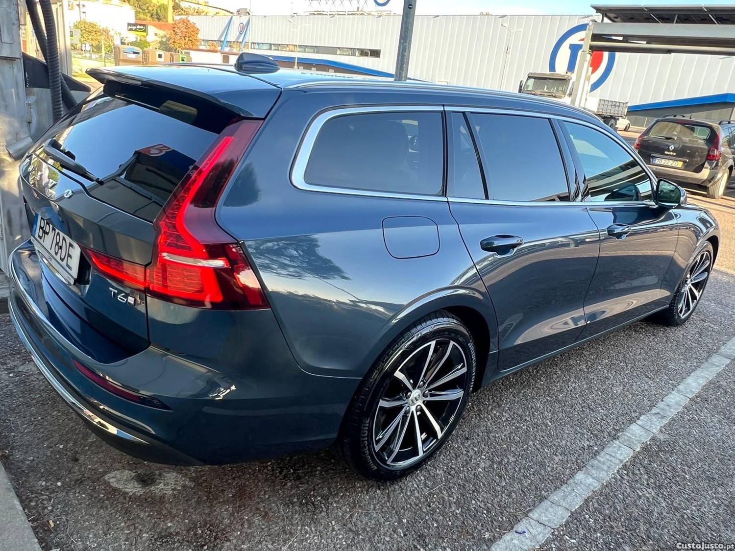 Volvo V60 Híbrida plugin - 24 — photo 3