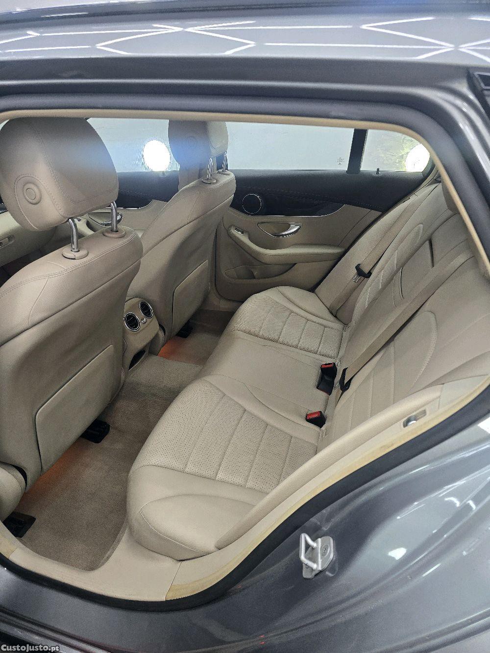 Mercedes-Benz C 200 avantgard — fotografia 3