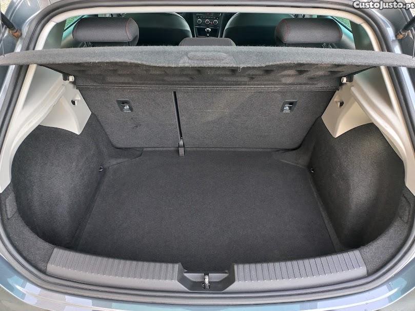 SEAT Leon 2.0 tdi FR look Cupra — fotografia 3