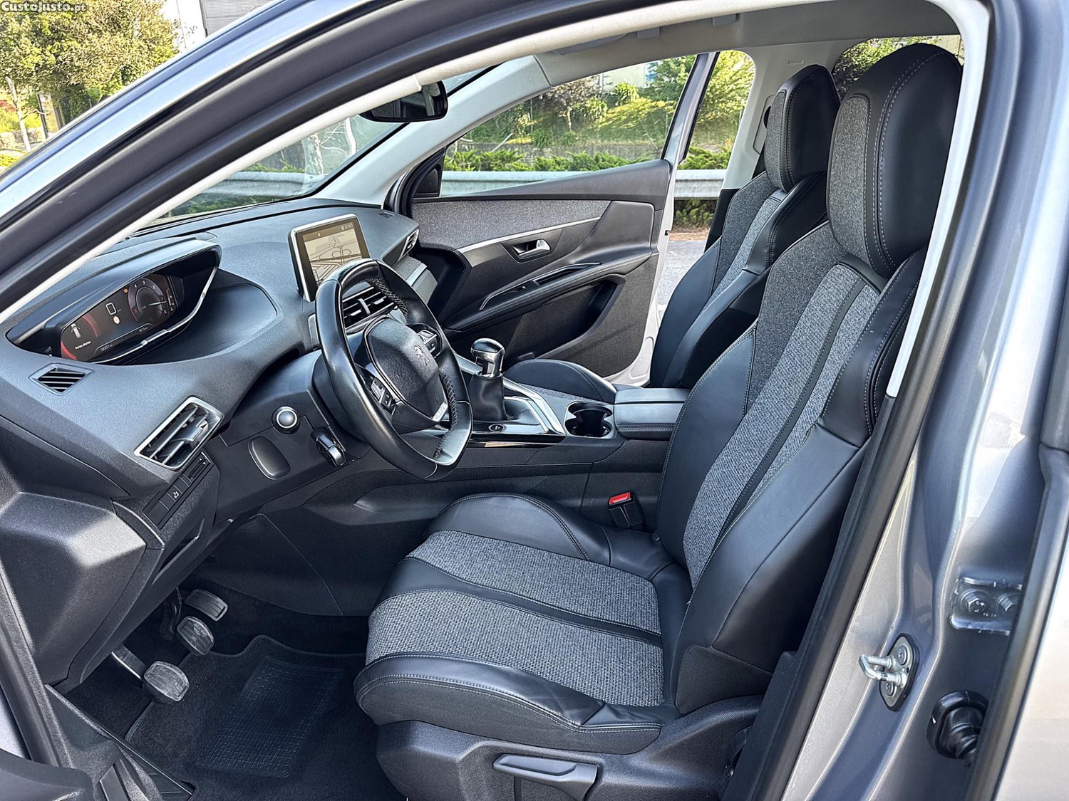 Peugeot 3008 1.5 BlueHdi Allure Pack J19 Full Extras — fotografia 3