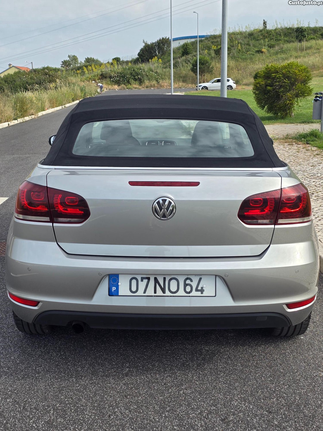 Volkswagen Golf VI Cabriolet 1.6 TDI 105cv — fotografia 2