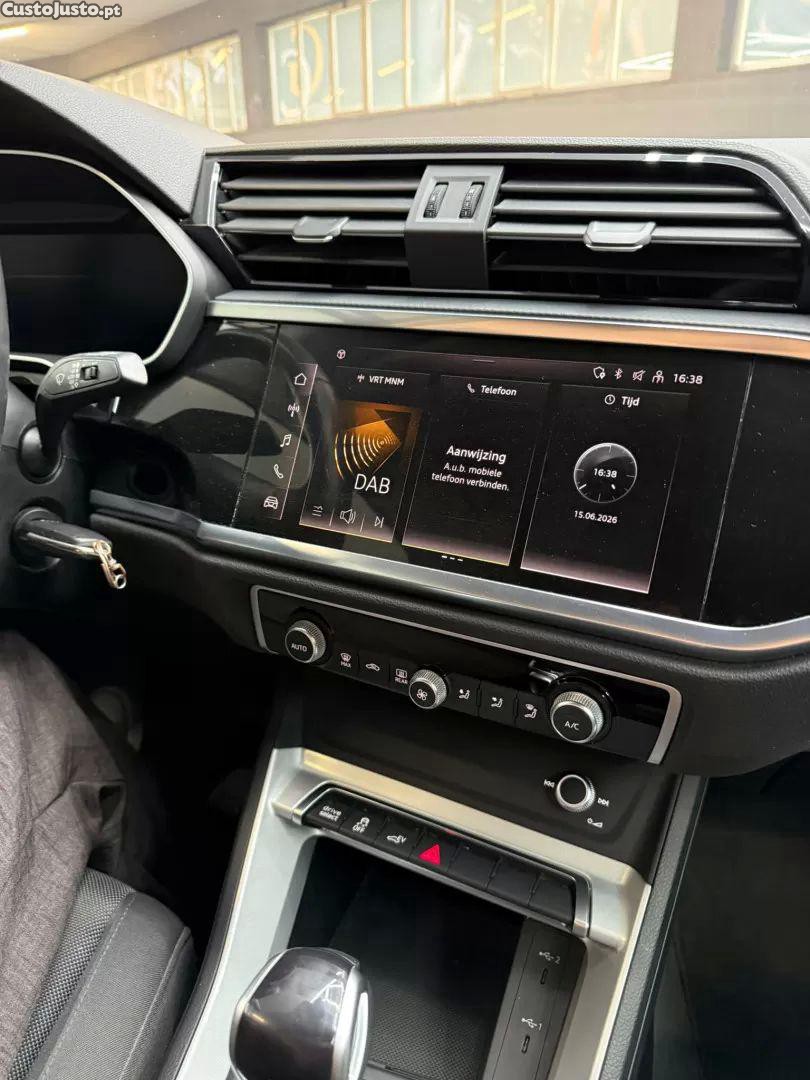 Audi Q3 1.4 tfsie s-line — fotografia 17