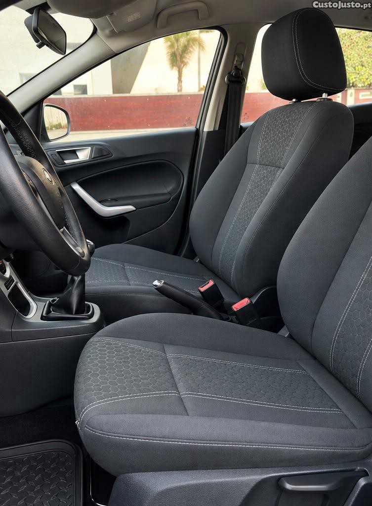 Ford Fiesta 1.25 5p 170mil kms — photo 5