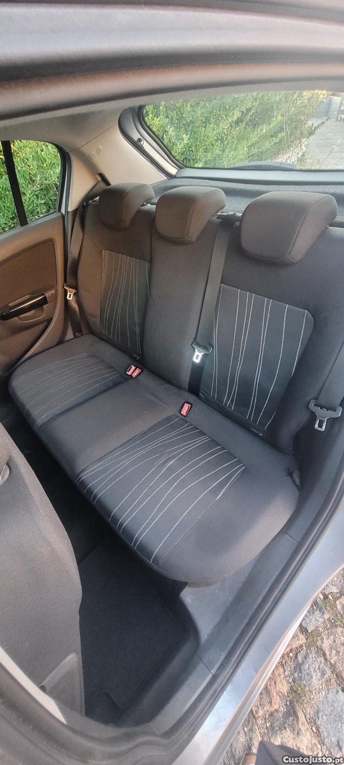 Opel Corsa D — fotografia 3