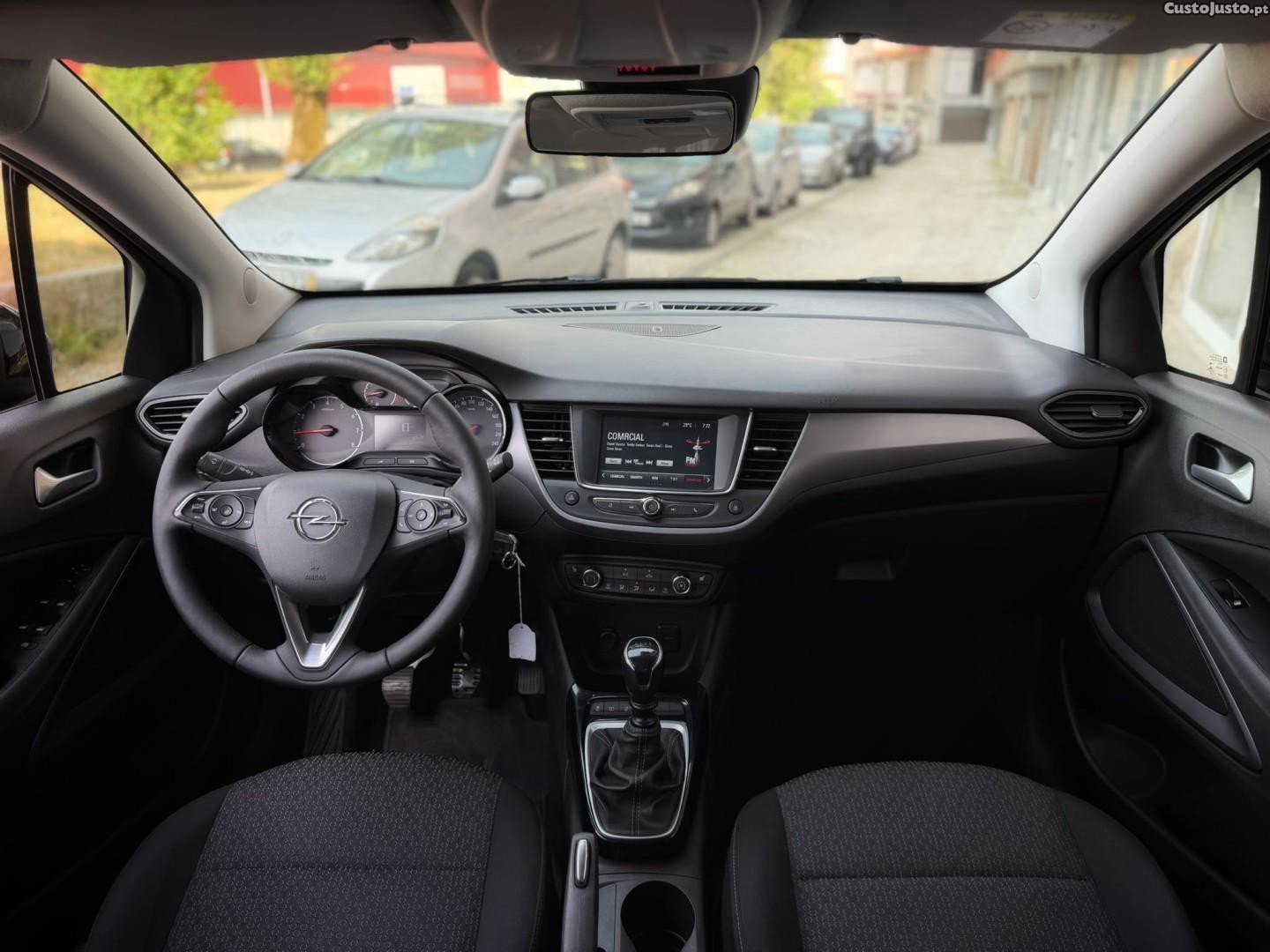 Opel Crossland 1.2 T Elegance — fotografia 17