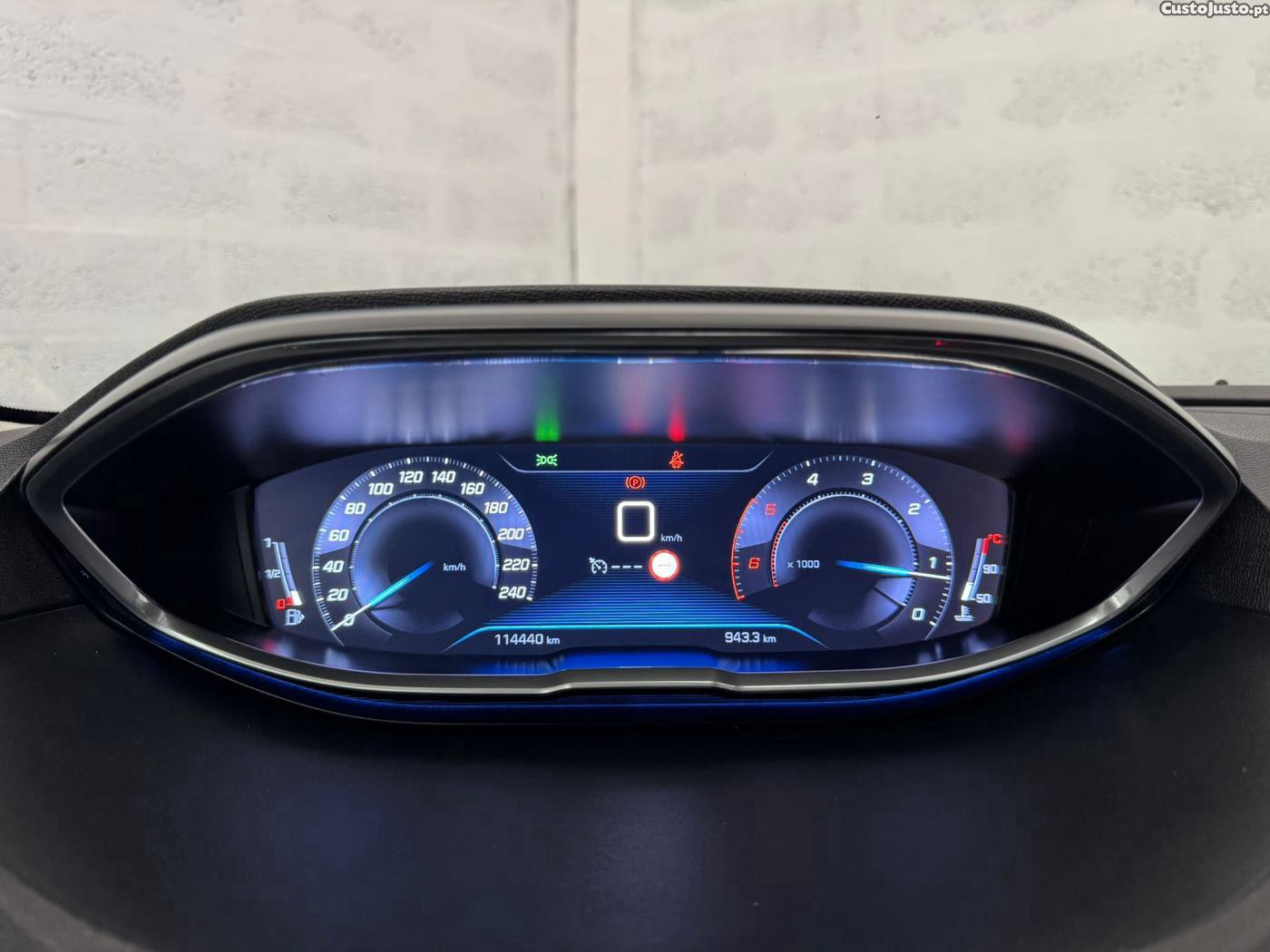 Peugeot 3008 1.5 BlueHDi Active P — fotografia 9