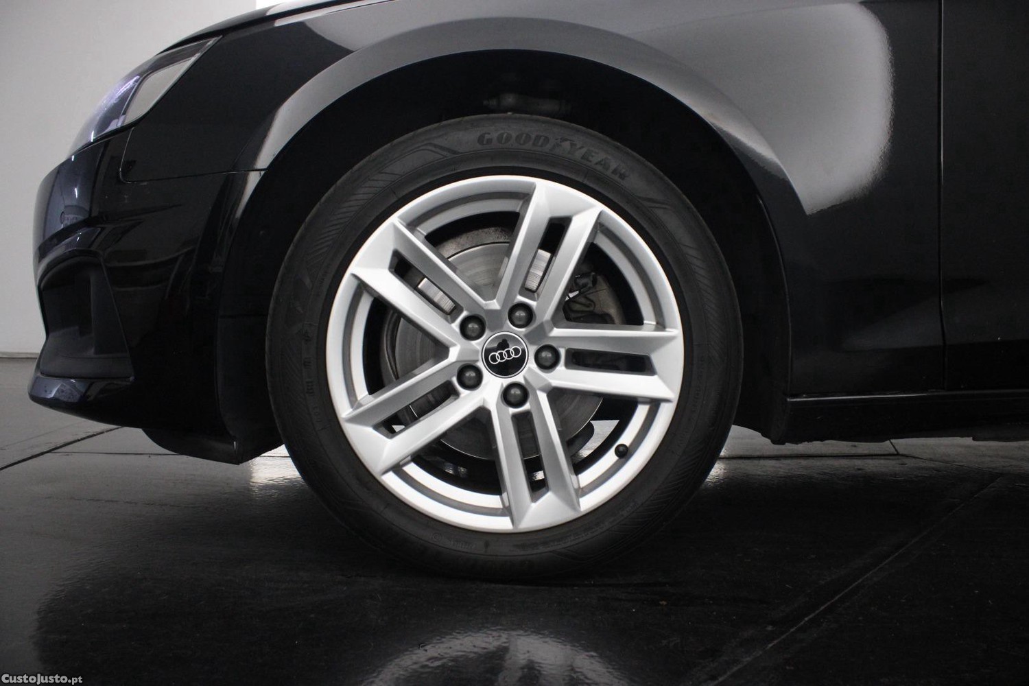 Audi A4 AVANT 30 TDI S-TRONIC — fotografia 5