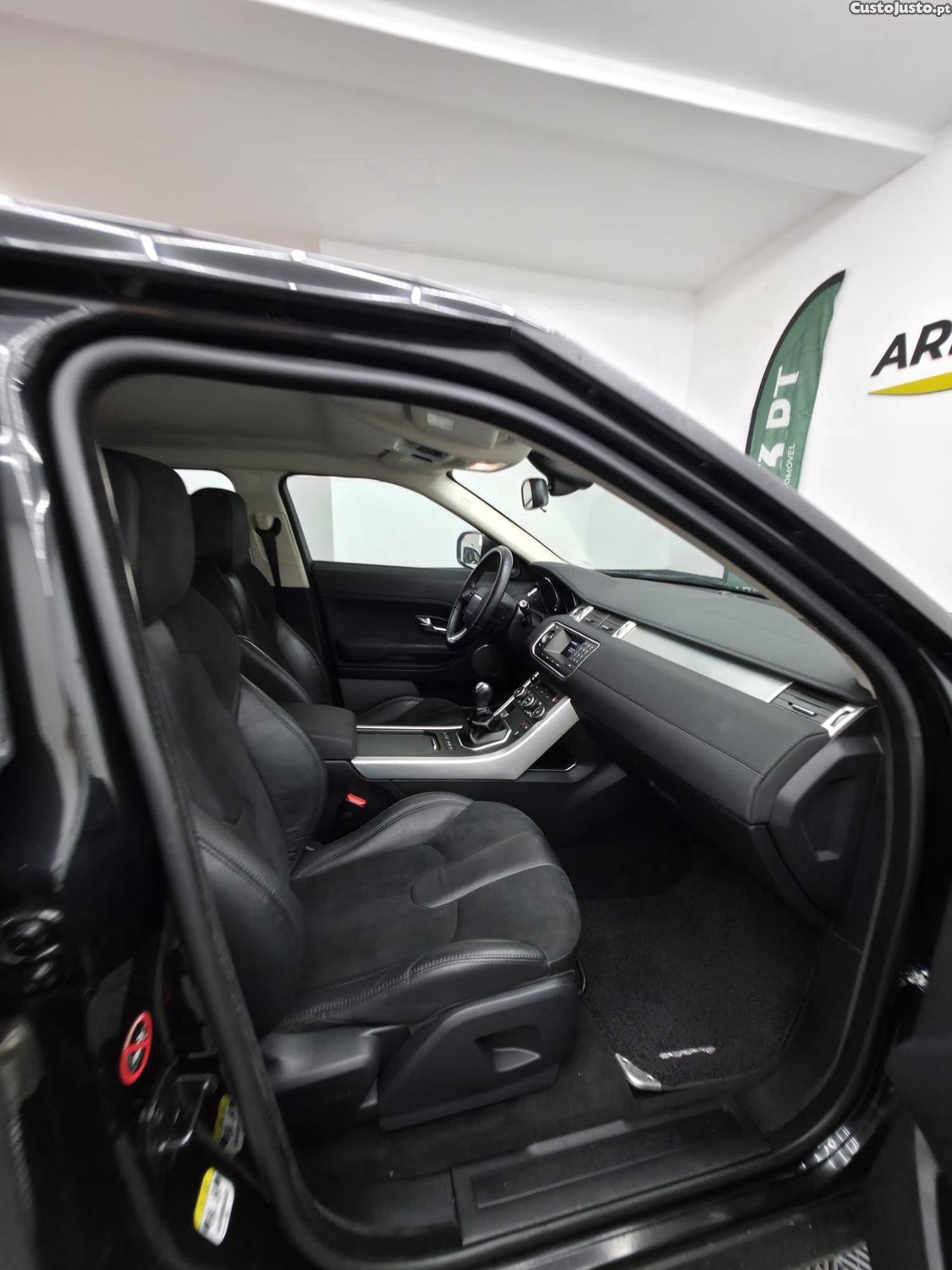 Land Rover Evoque Pure — photo 3