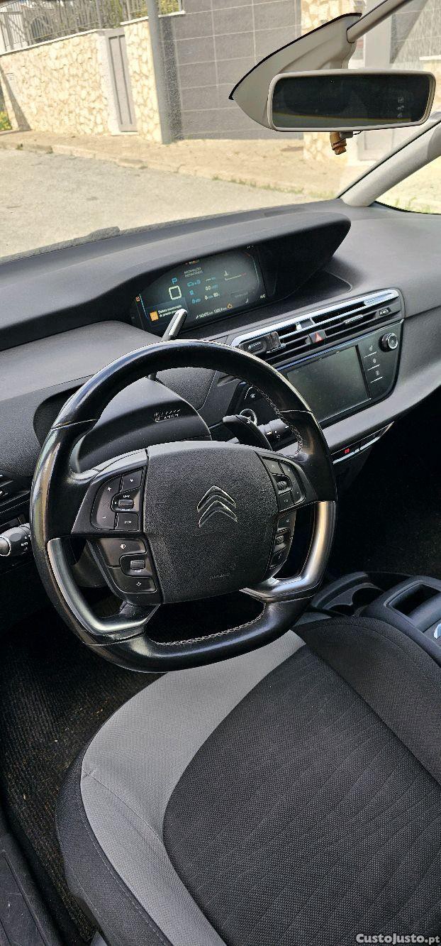 Citroën C4 Picasso monovolume — fotografia 2