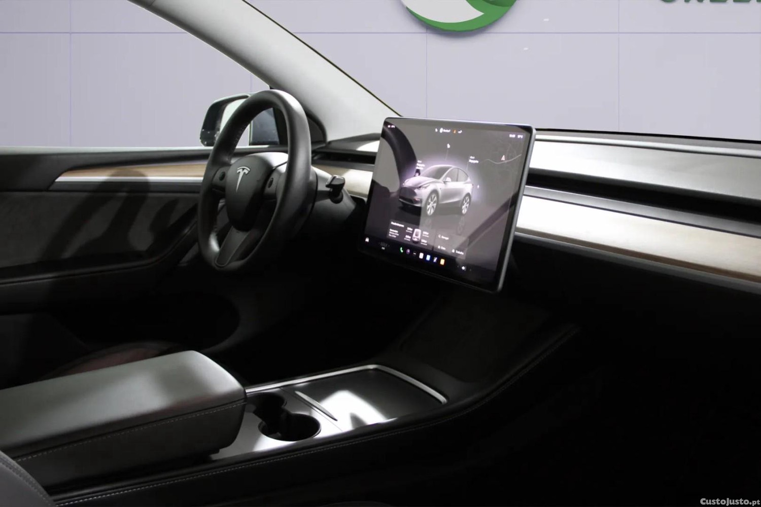 Tesla Model Y Standard — fotografia 7