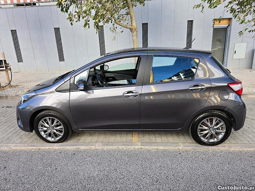 Toyota Yaris 1.5 Hybrid - 82.000 kms - 17 foto 3