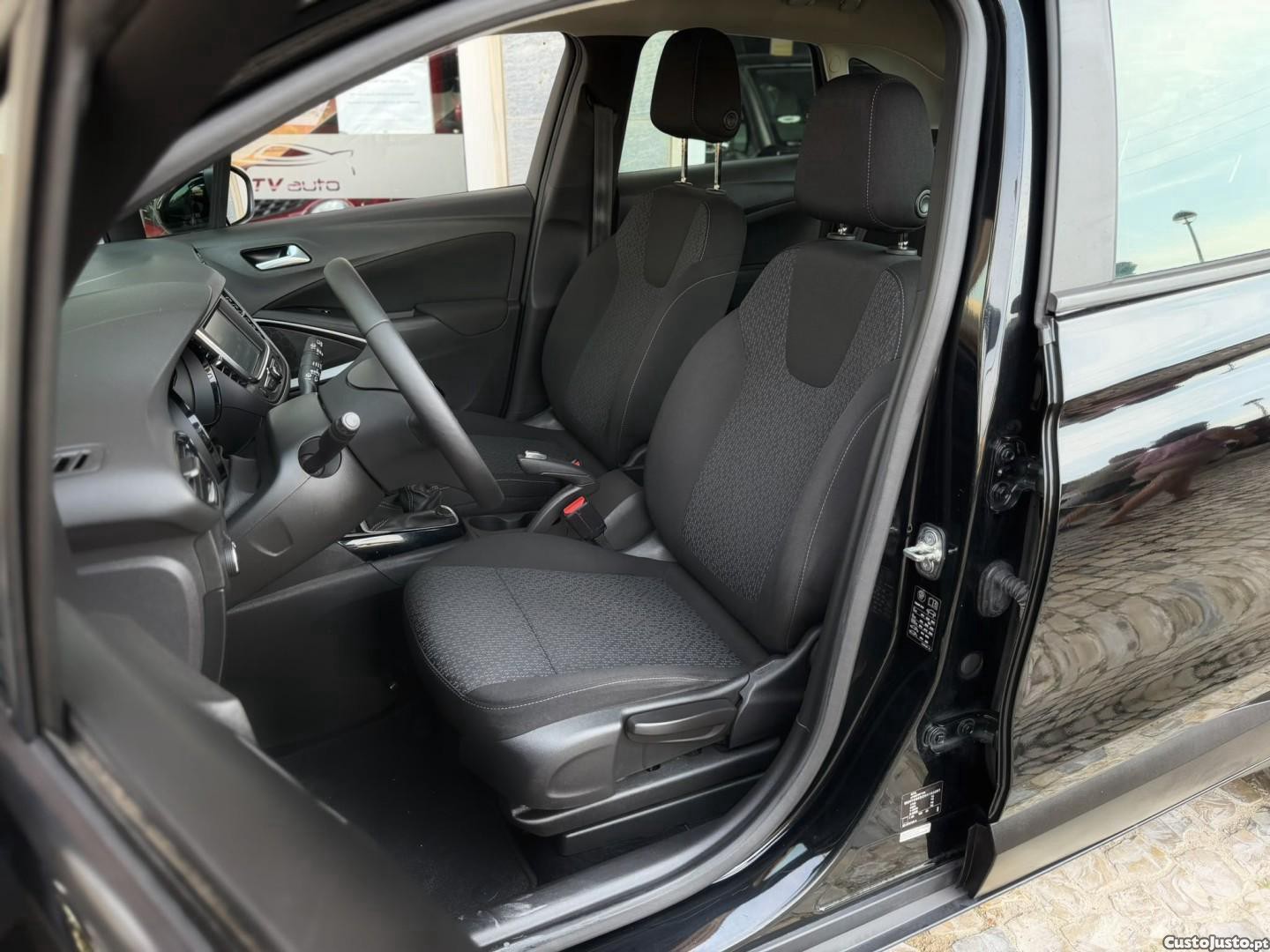 Opel Crossland 1.2 T Elegance — fotografia 16