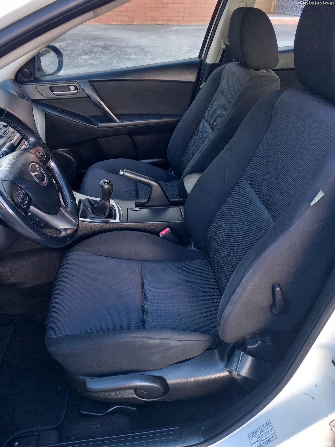 Mazda 3 1.6 hdi 109cv — fotografia 4