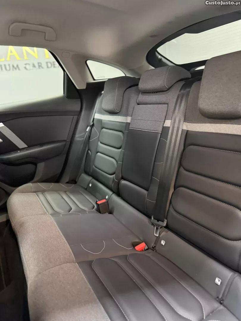 Citroën C4 1.2 puretech shine — fotografia 6