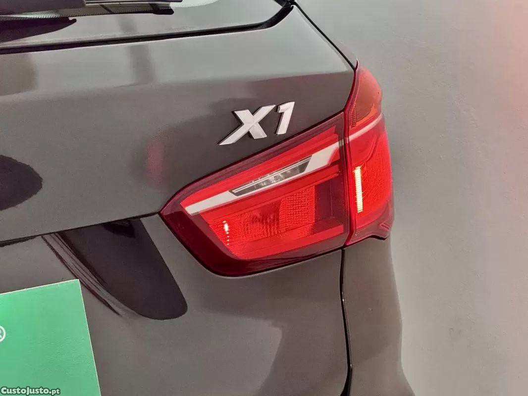 BMW X1 18 d sdrive auto xline — fotografia 5