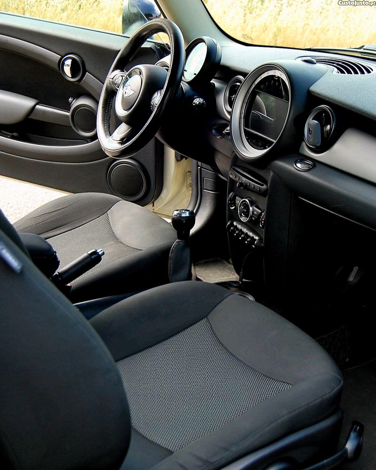 MINI Cooper 1.6d — fotografia 2