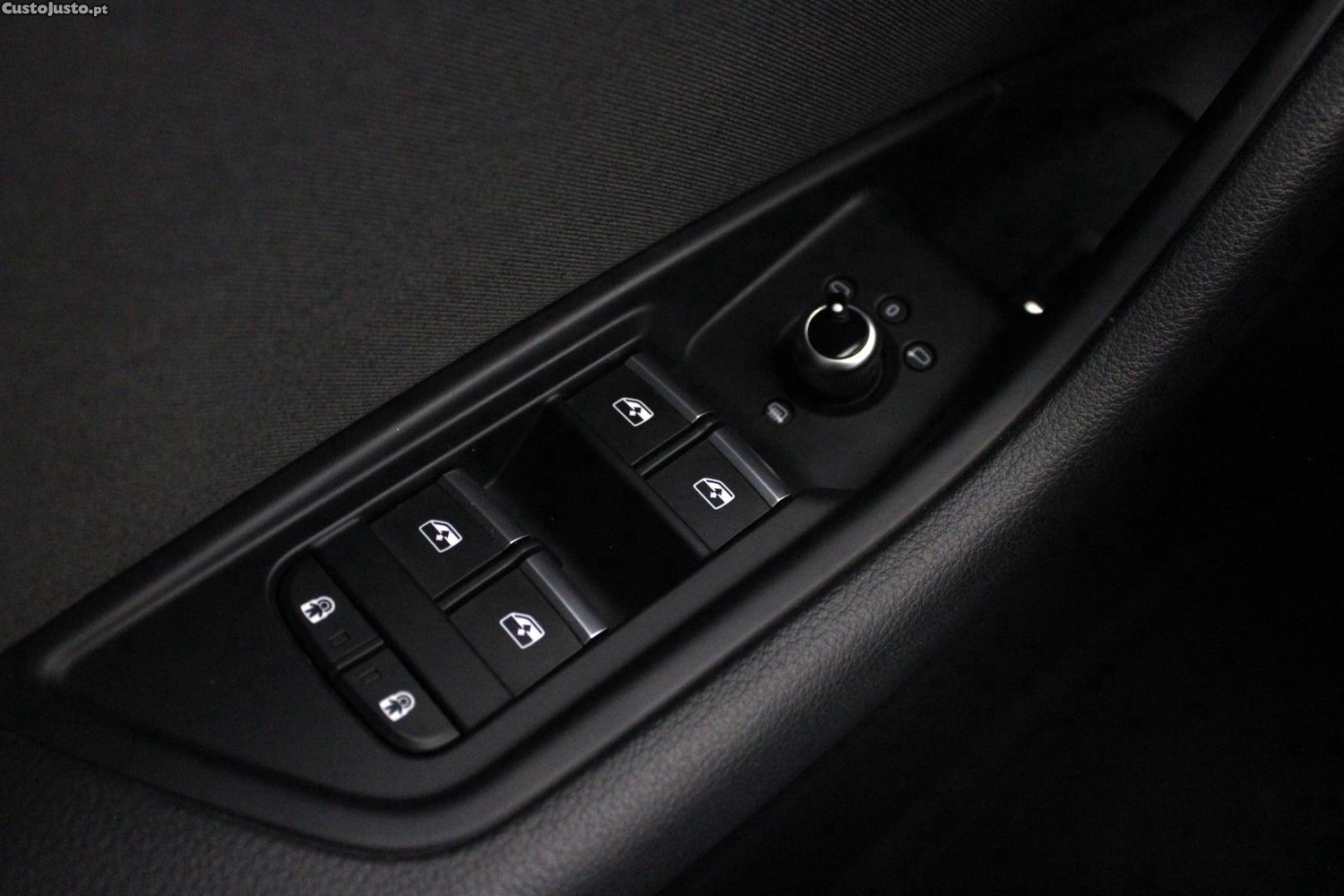 Audi A4 AVANT 30 TDI S-TRONIC — fotografia 15