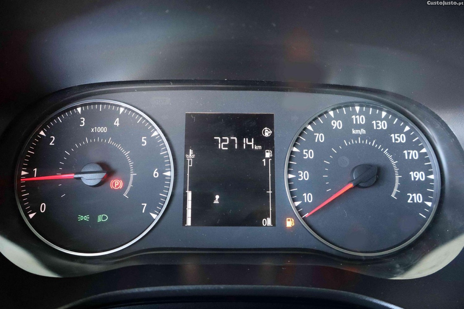 Dacia Sandero 1.0 TCe Essential — fotografia 15