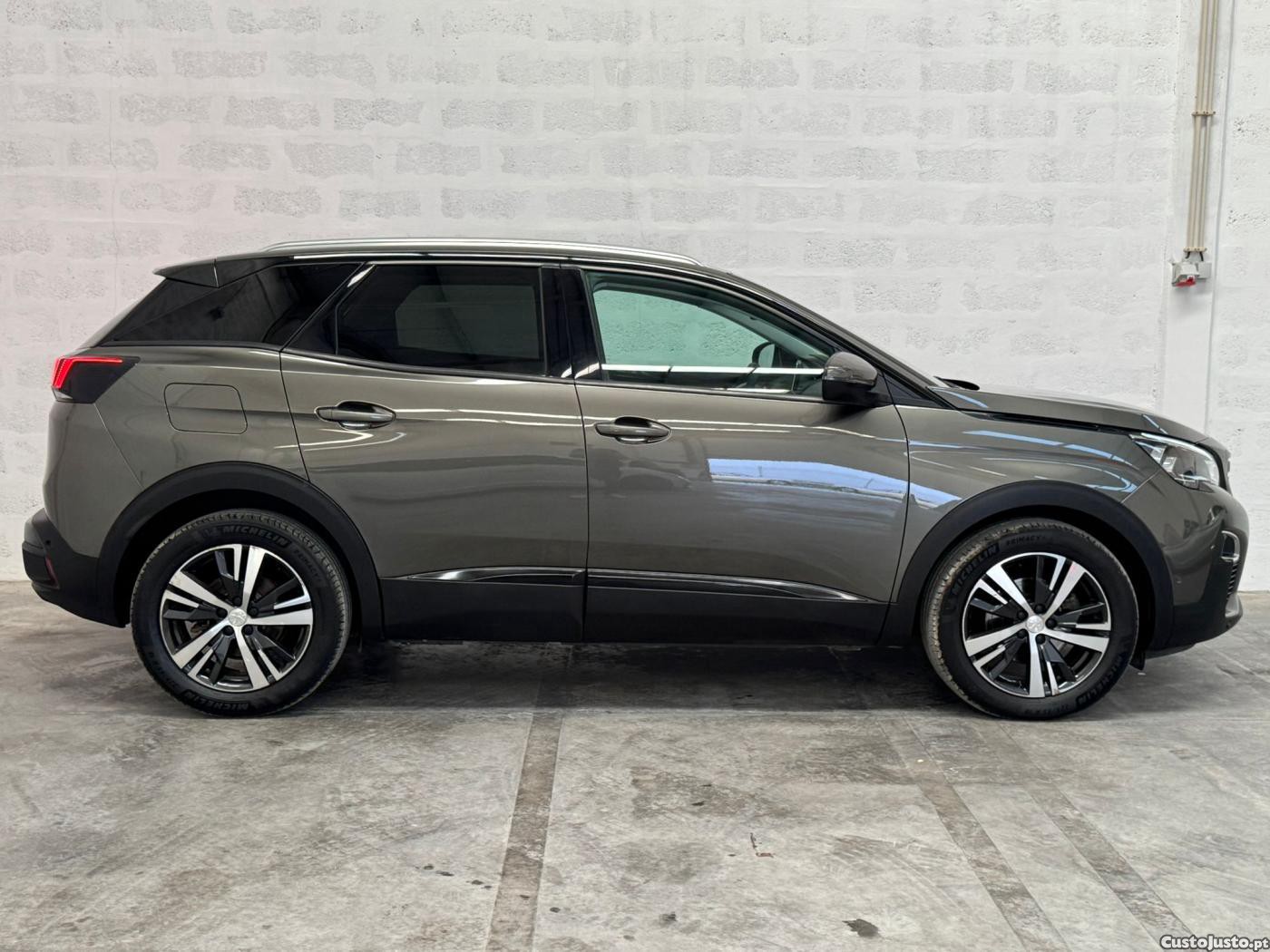 Peugeot 3008 1.5 BlueHDi Active P — fotografia 23