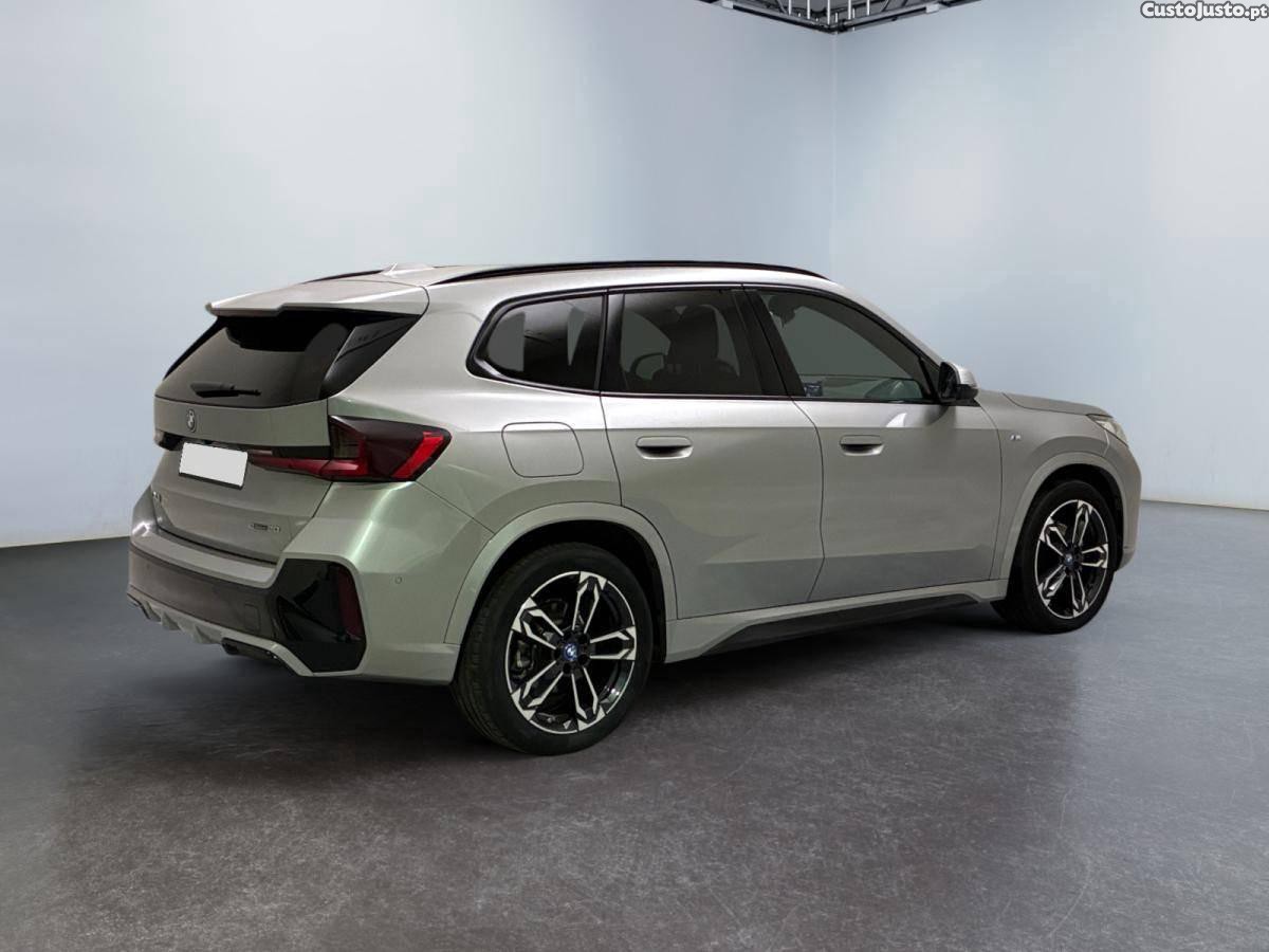 BMW iX1 M Sport - 24 — photo 2