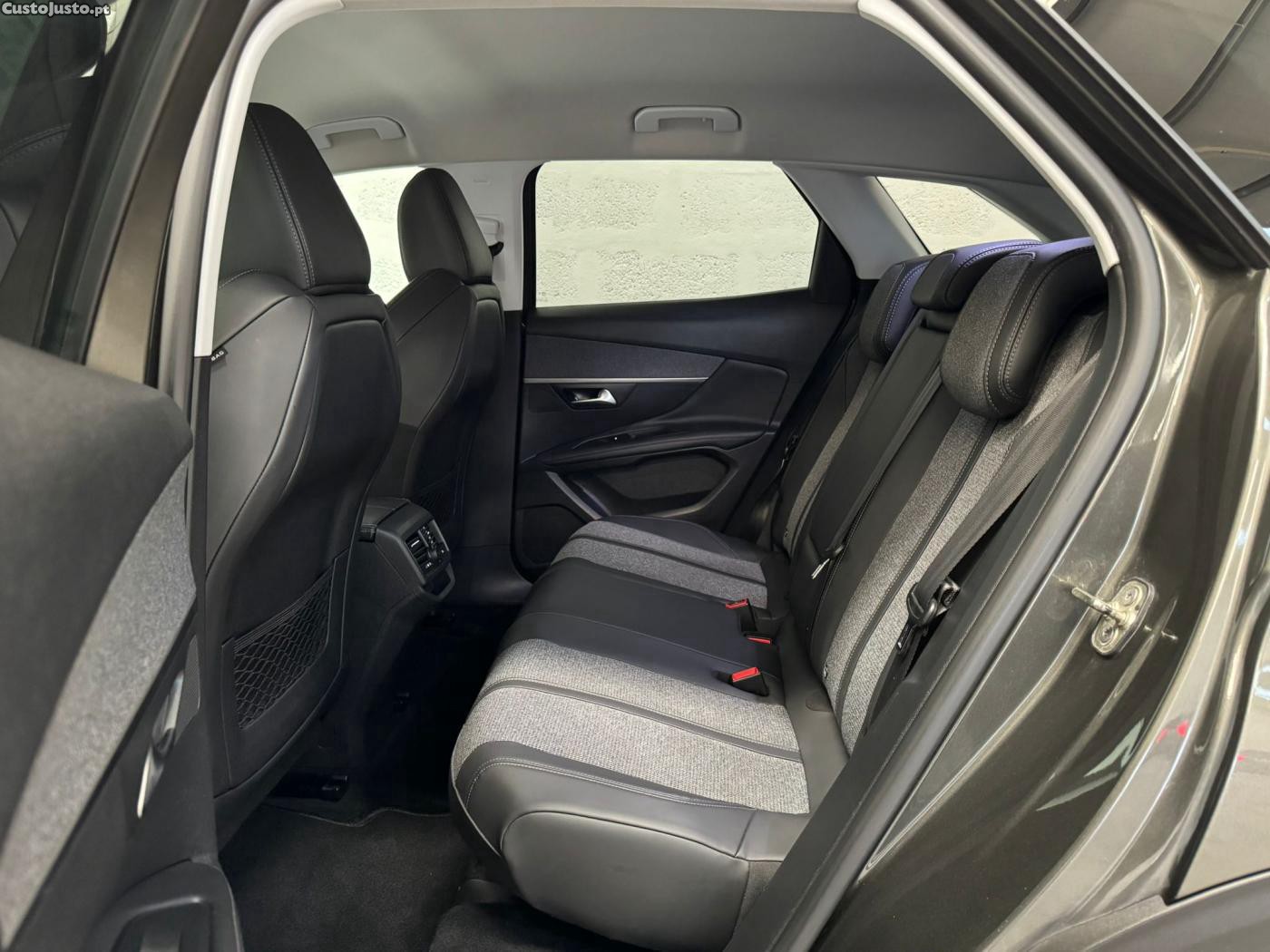 Peugeot 3008 1.5 BlueHDi Active P — fotografia 20