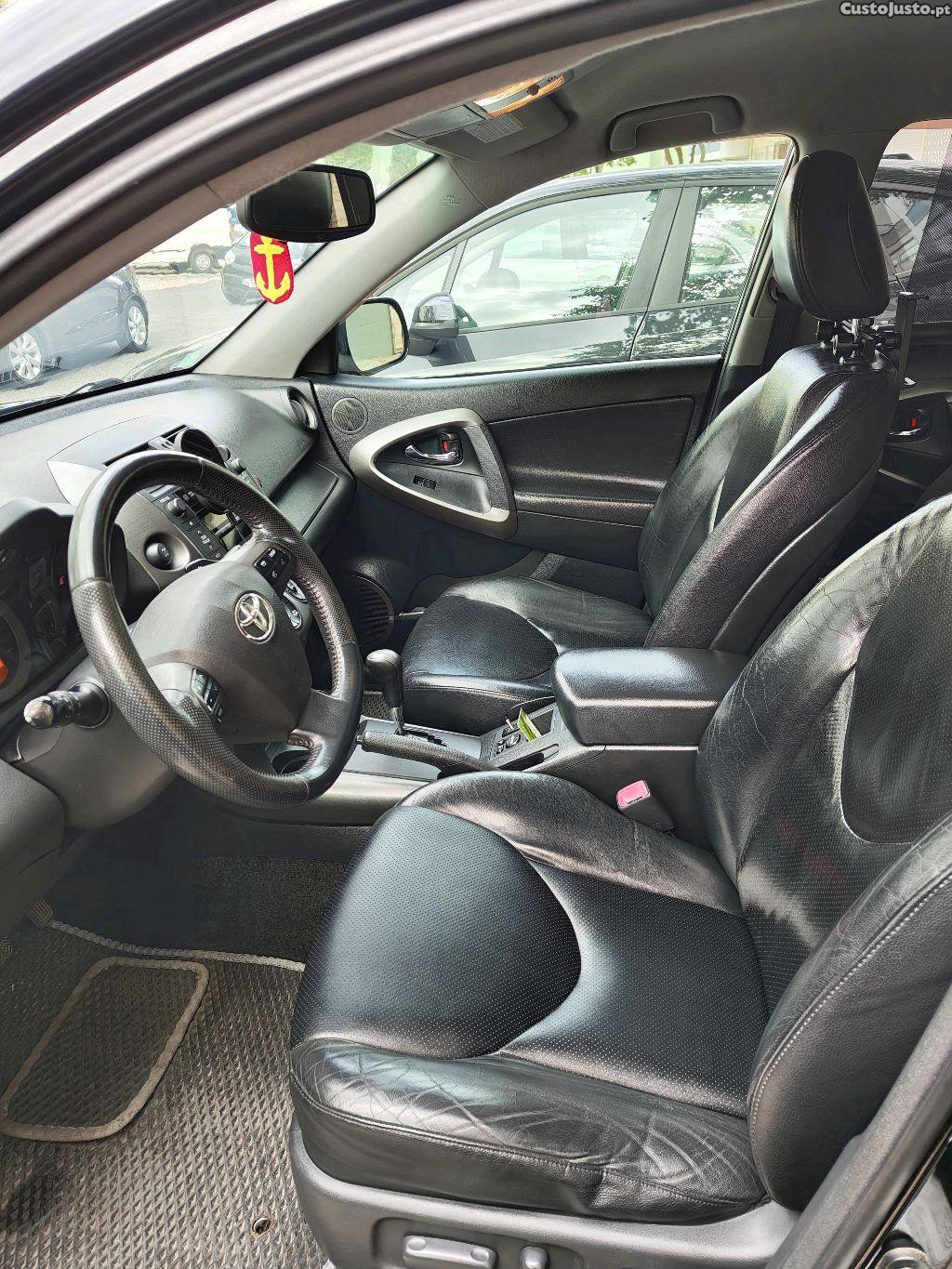 Toyota RAV4 AWD — fotografia 6