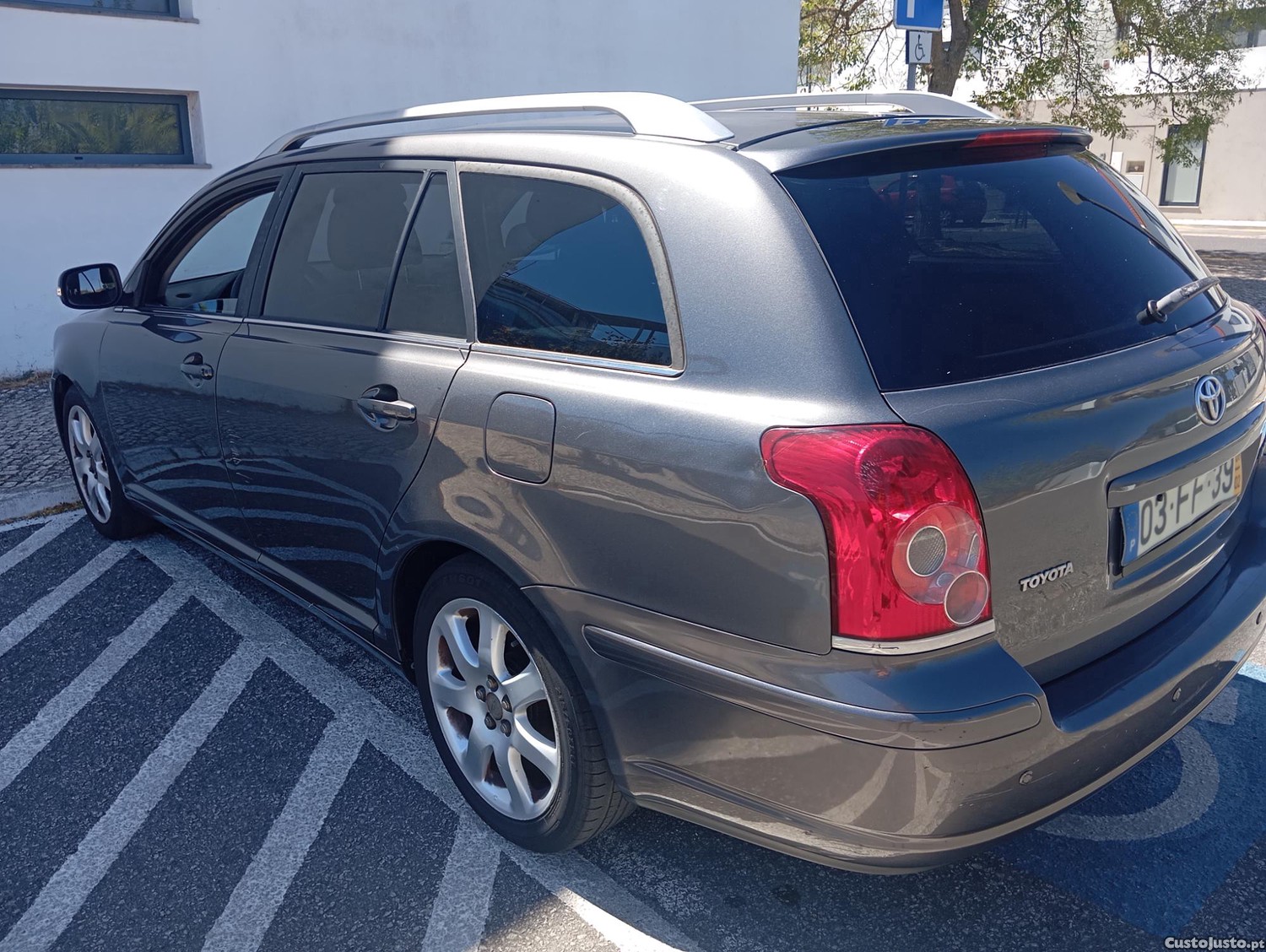 Toyota Avensis SW 2.0  D 4D — photo 2