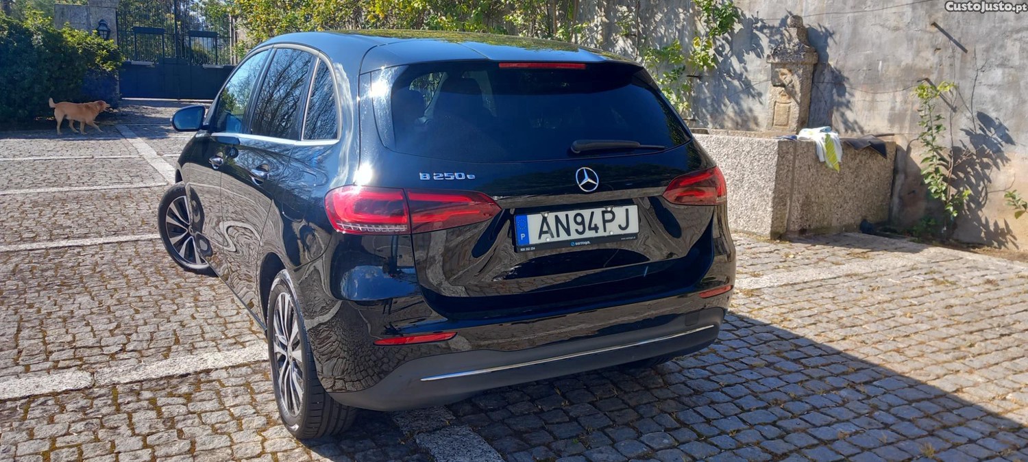 Mercedes-Benz B 250 Style Plus — fotografia 6