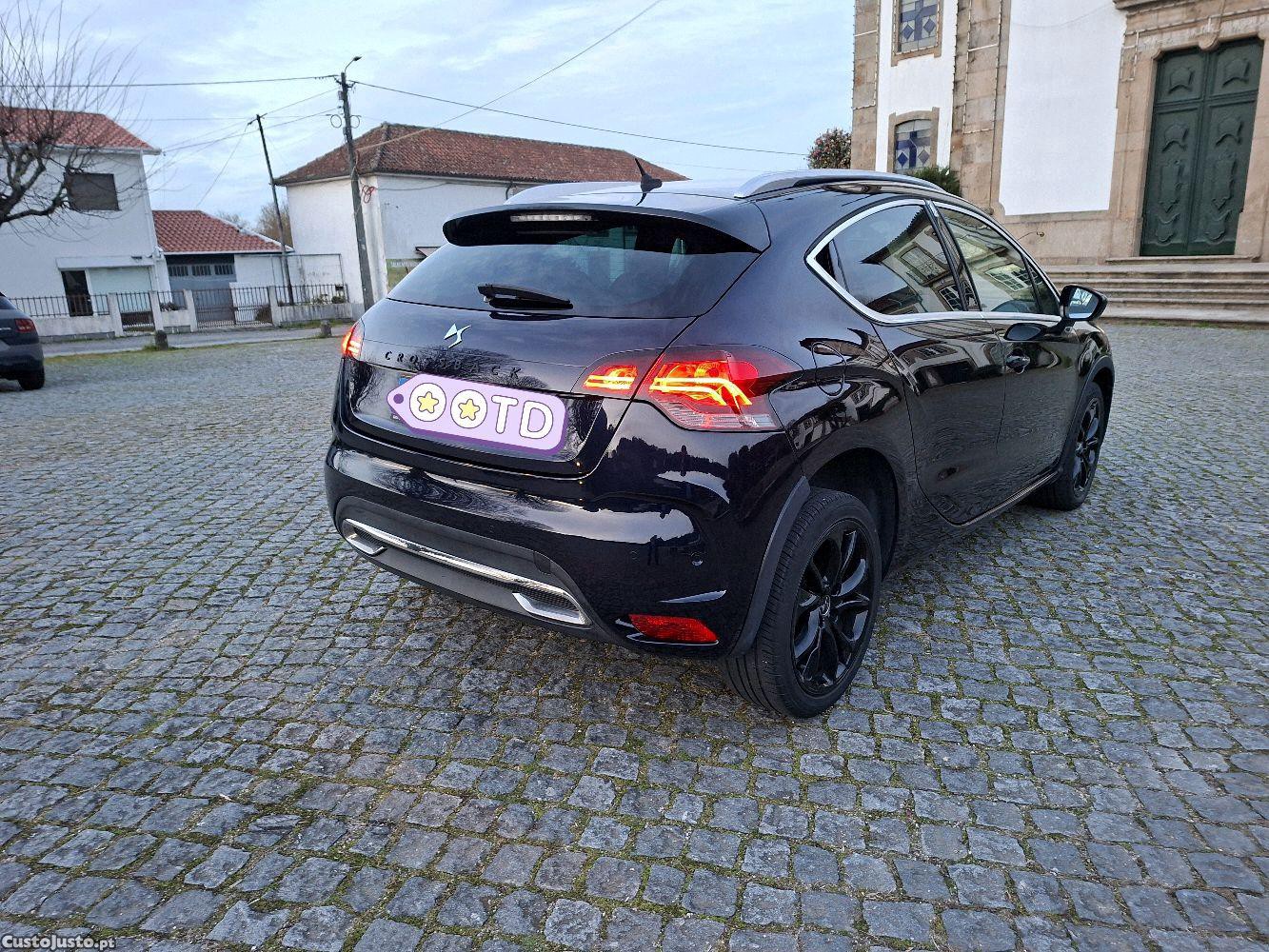 DS 4 4 CROSSBACK 120 Cv com 1245 mil km — fotografia 6