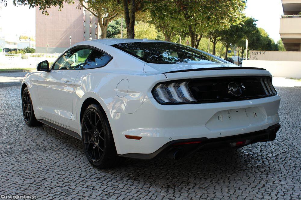 Ford Mustang 2.3i EcoBoost — fotografia 14
