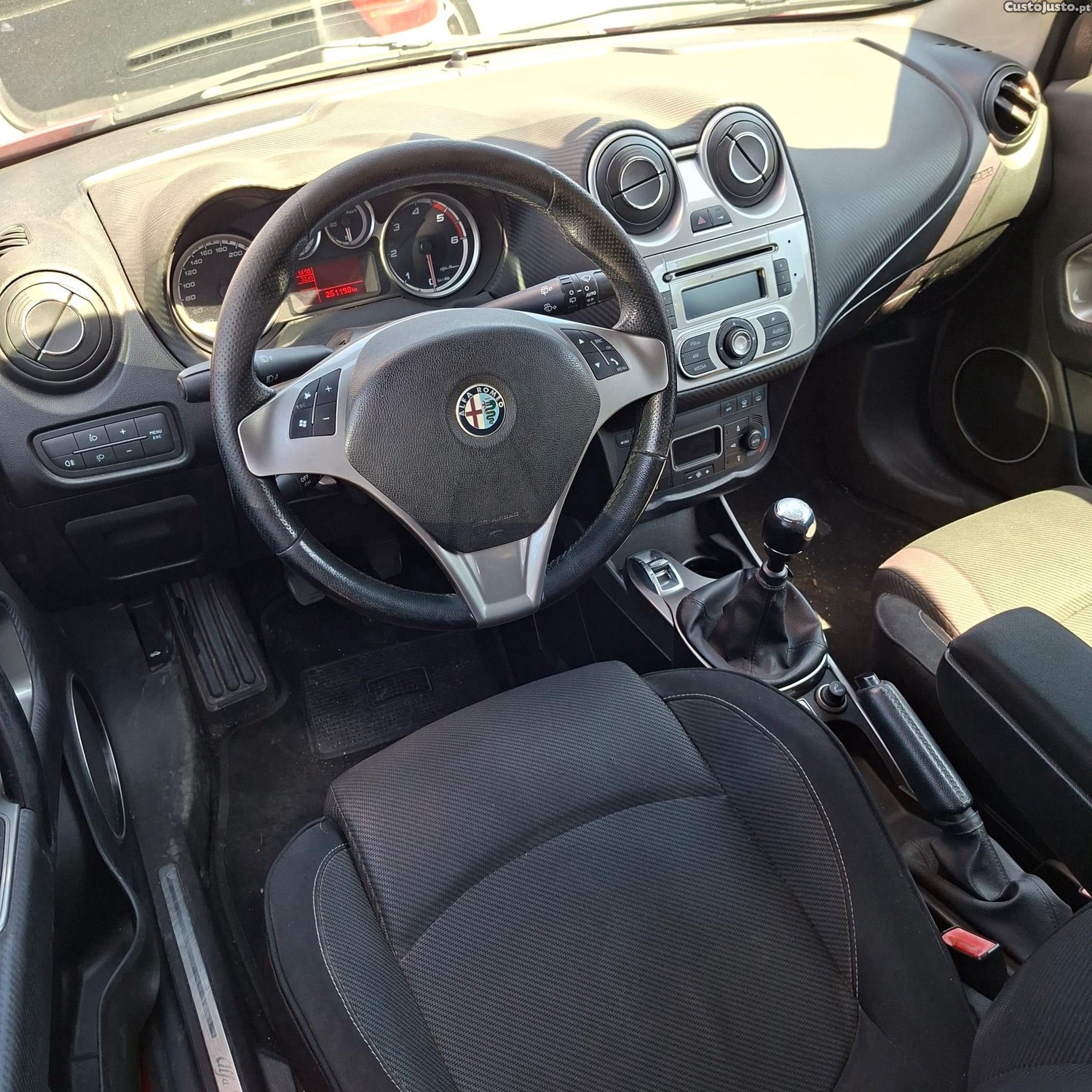 Alfa Romeo MiTo 1.6 JTD Distinctive — fotografia 9