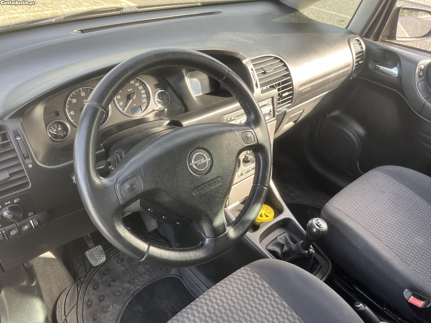 Opel Zafira 2.0DTI 100cv — fotografia 4