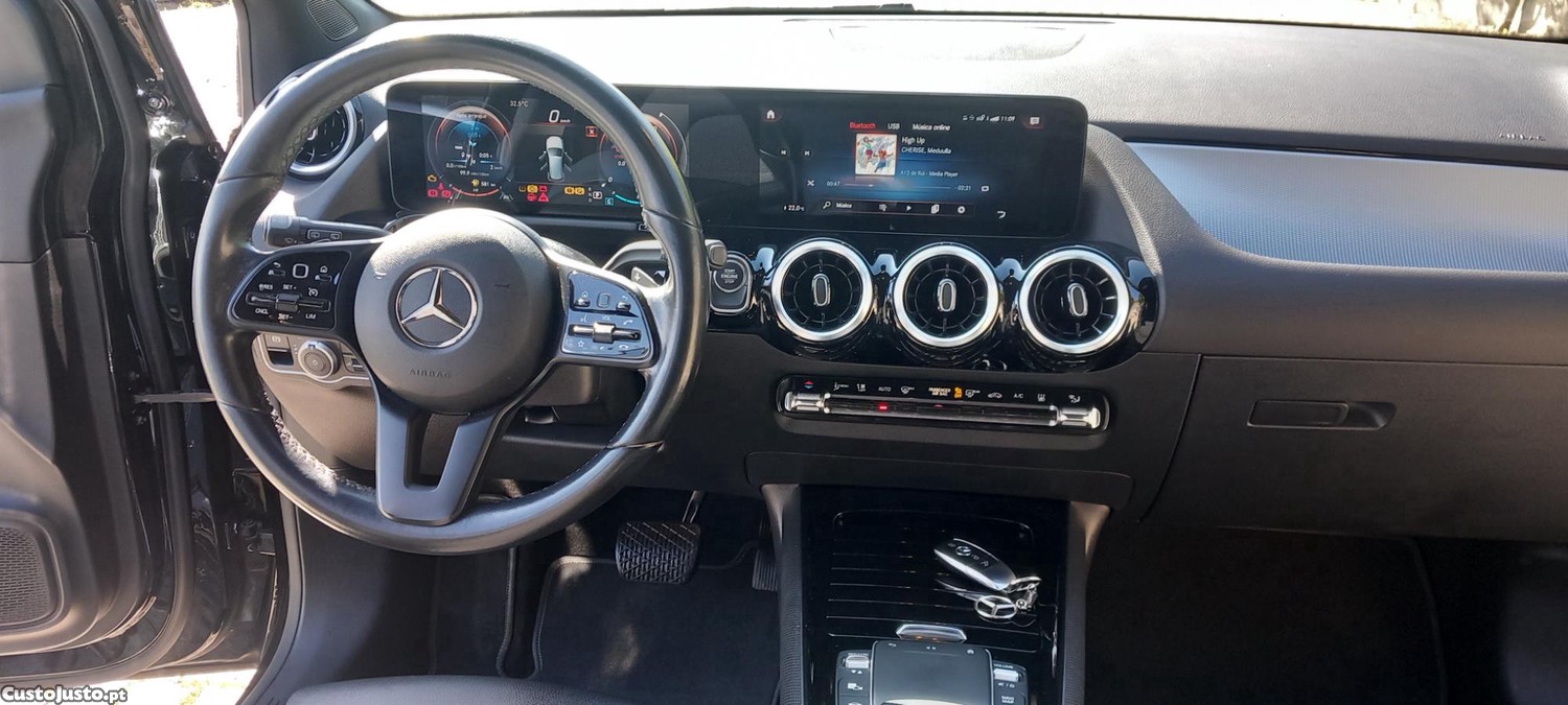 Mercedes-Benz B 250 Style Plus — fotografia 3