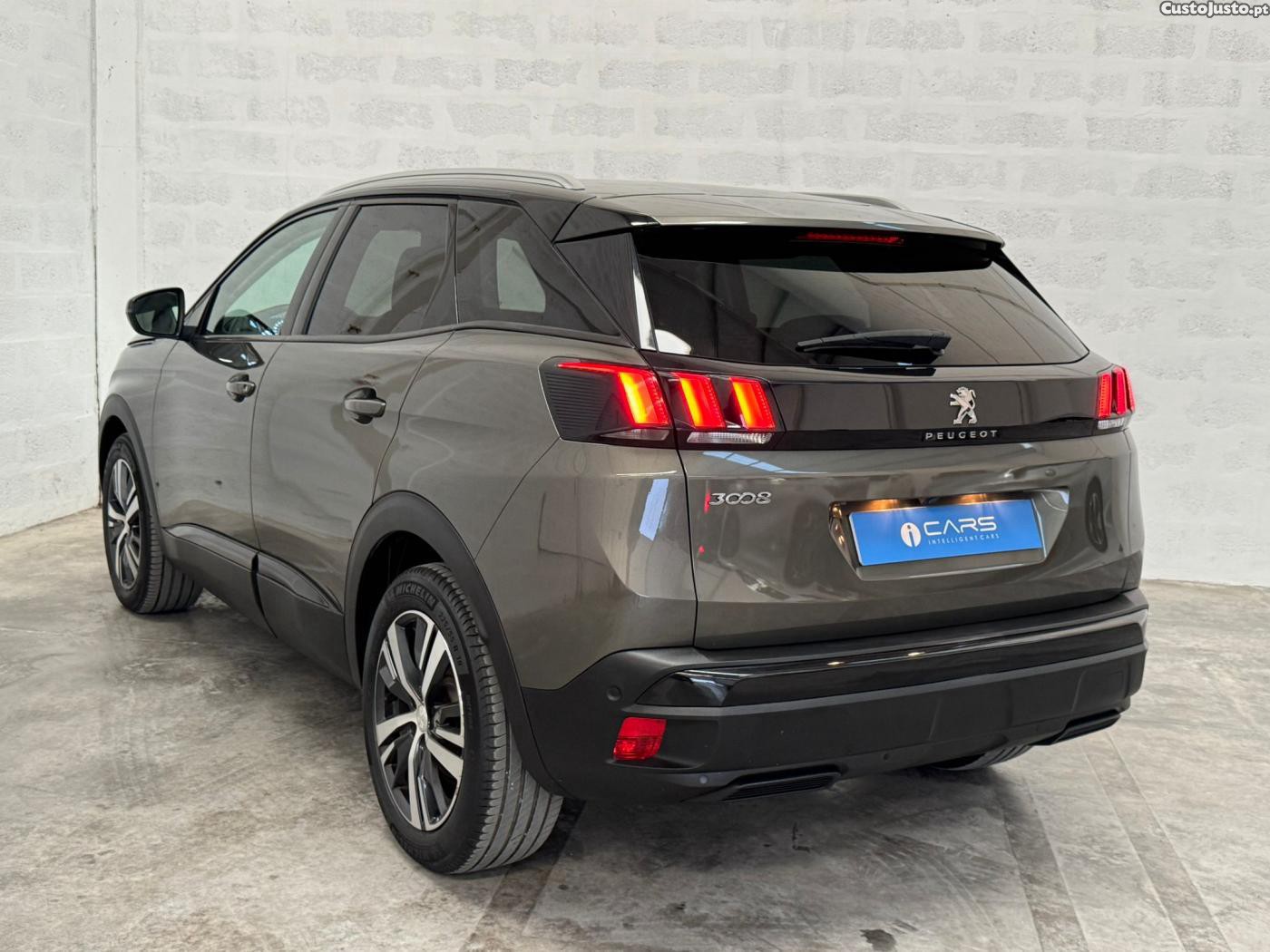 Peugeot 3008 1.5 BlueHDi Active P — fotografia 21