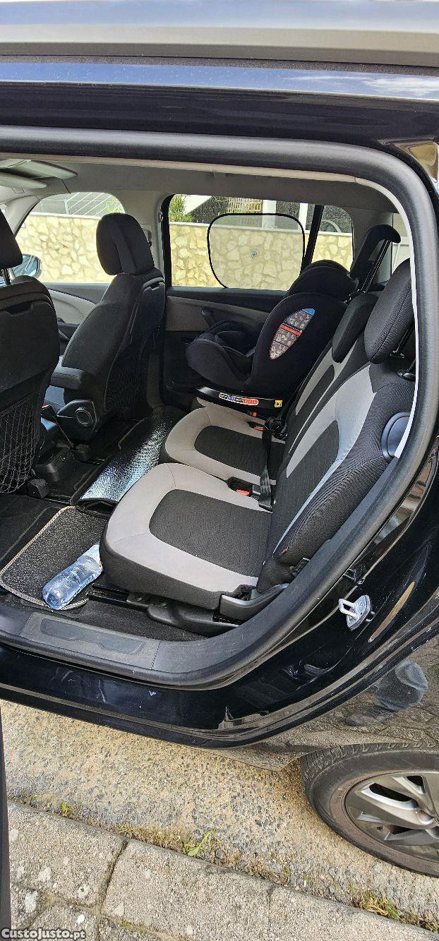 Citroën C4 Picasso monovolume — fotografia 6