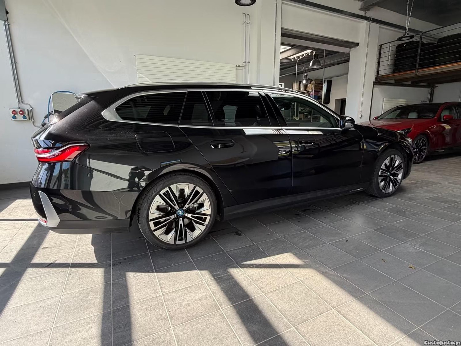 BMW i5 Touring eDrive40 — fotografia 9