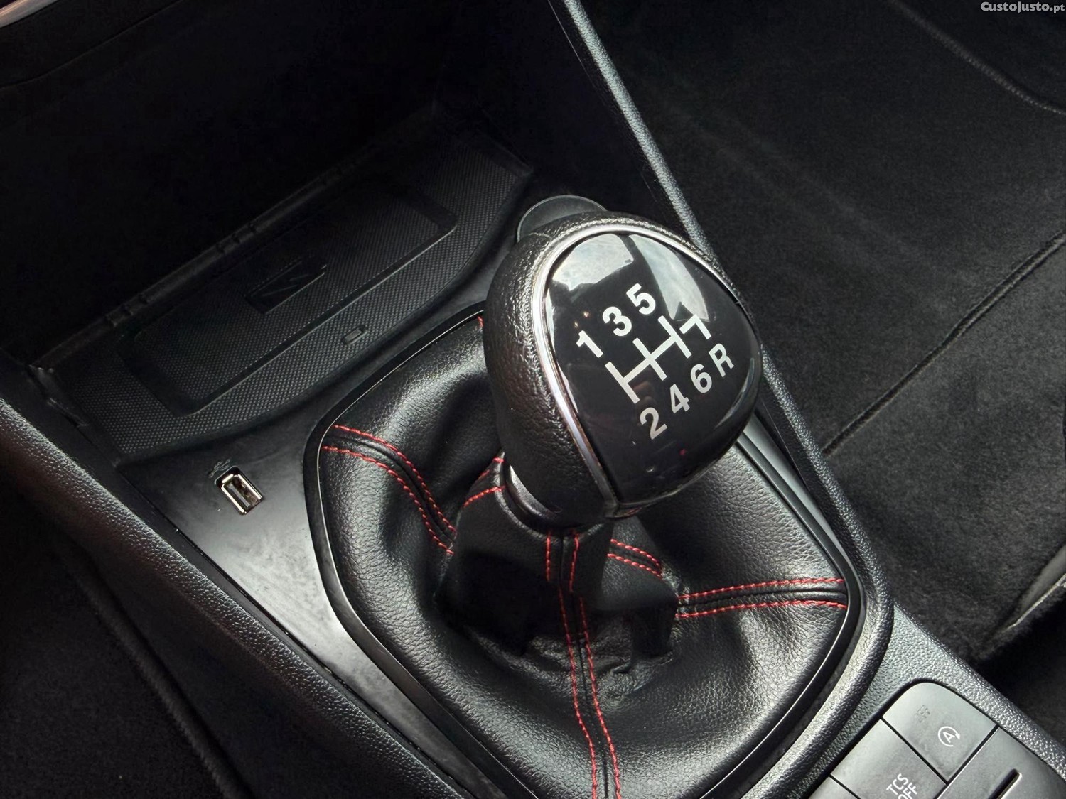 Ford Fiesta 1.0 T ECOBOOST ST LINE 100 CV — photo 5