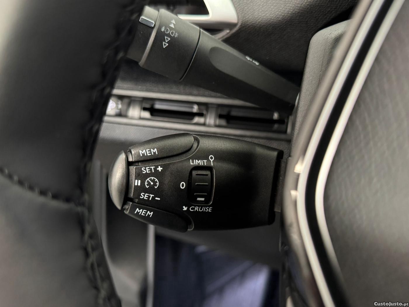 Peugeot 3008 1.5 BlueHDi Active P — fotografia 4