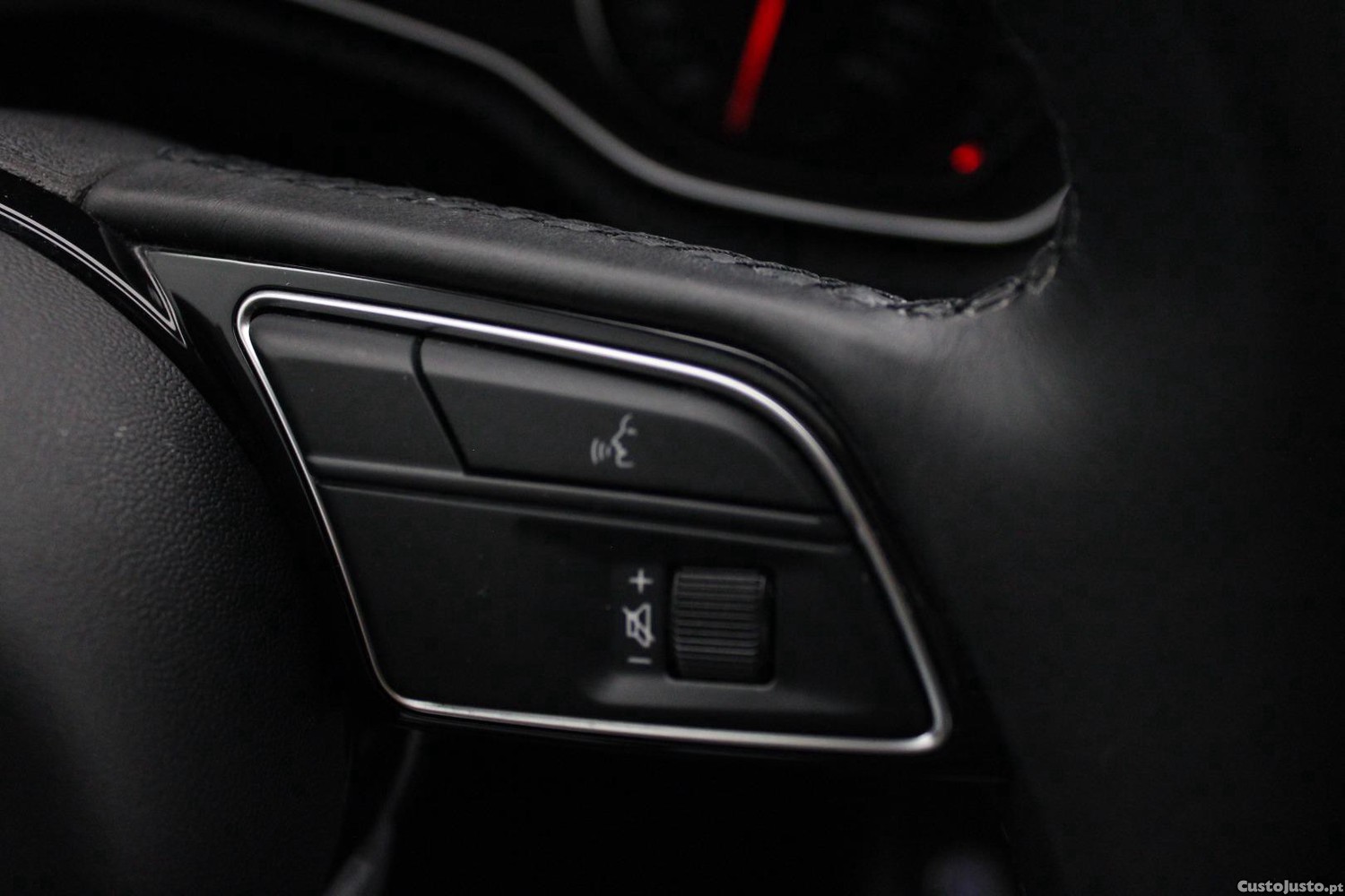 Audi A4 AVANT 30 TDI S-TRONIC — fotografia 32