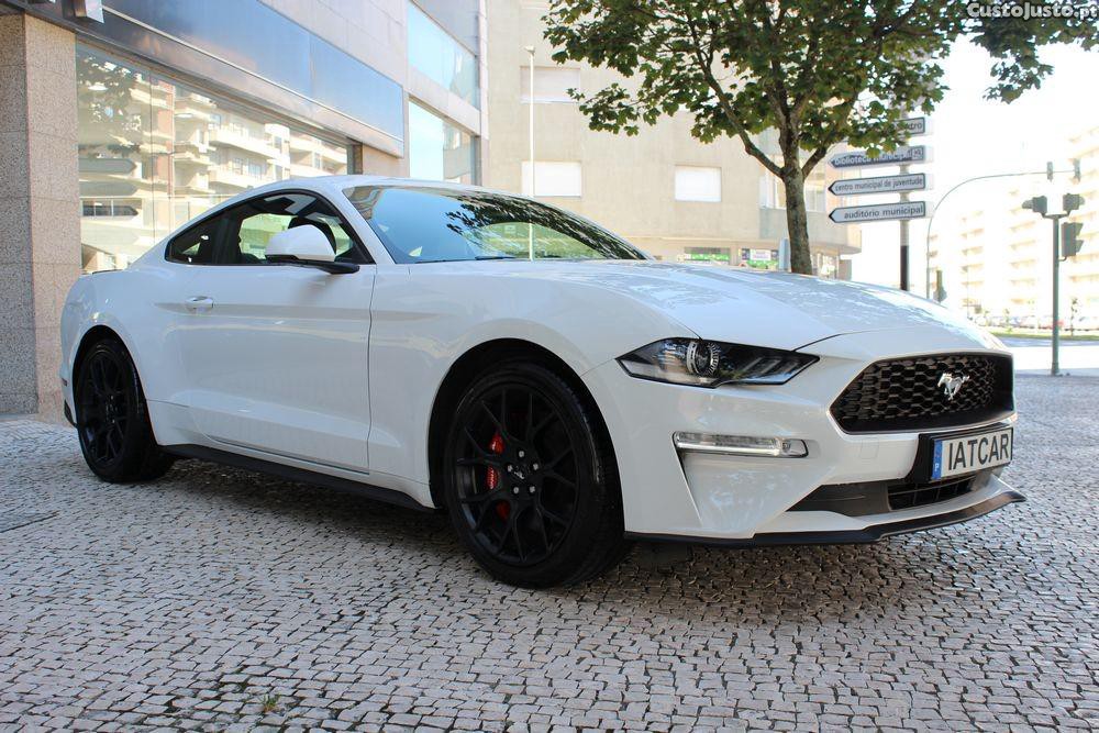 Ford Mustang 2.3i EcoBoost — fotografia 16